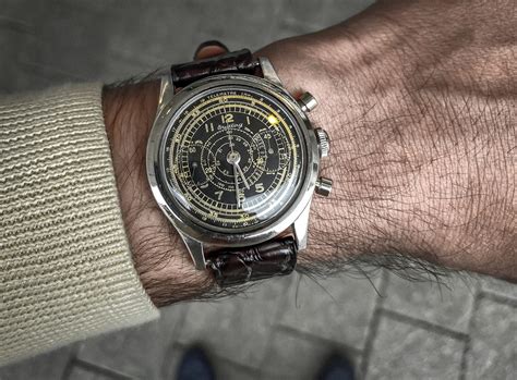 Gilt Breitling Clamshell Multiscale Chronograph 